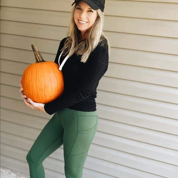 SOLD-Zyia Pine Pockeg Light and Tight Leggings - Picture 1 of 11